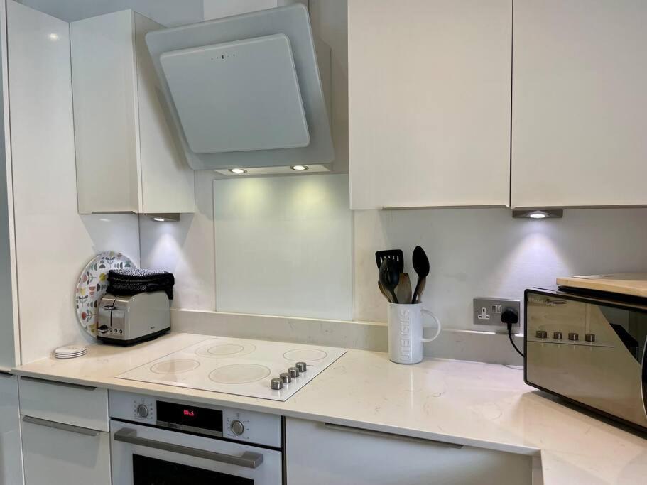 Modern 2 Bed Flat W Parking, Dog Friendly, Central Bournemouth Bagian luar foto
