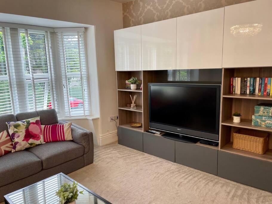 Modern 2 Bed Flat W Parking, Dog Friendly, Central Bournemouth Bagian luar foto