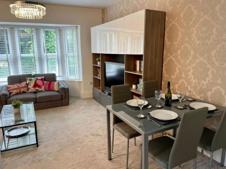 Modern 2 Bed Flat W Parking, Dog Friendly, Central Bournemouth Bagian luar foto