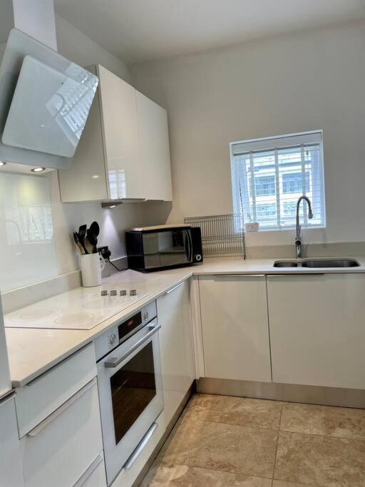 Modern 2 Bed Flat W Parking, Dog Friendly, Central Bournemouth Bagian luar foto