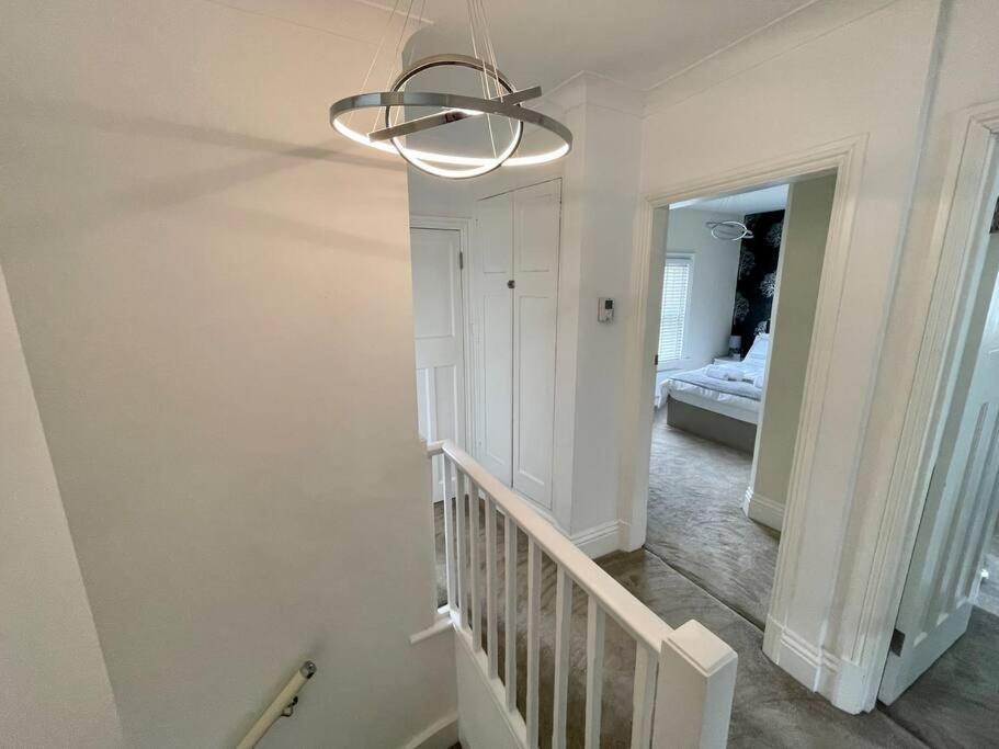 Modern 2 Bed Flat W Parking, Dog Friendly, Central Bournemouth Bagian luar foto