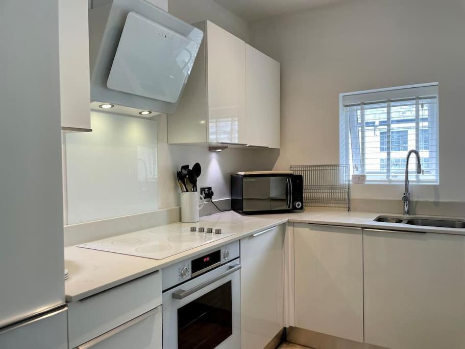 Modern 2 Bed Flat W Parking, Dog Friendly, Central Bournemouth Bagian luar foto