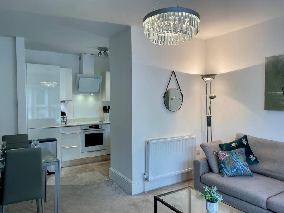 Modern 2 Bed Flat W Parking, Dog Friendly, Central Bournemouth Bagian luar foto