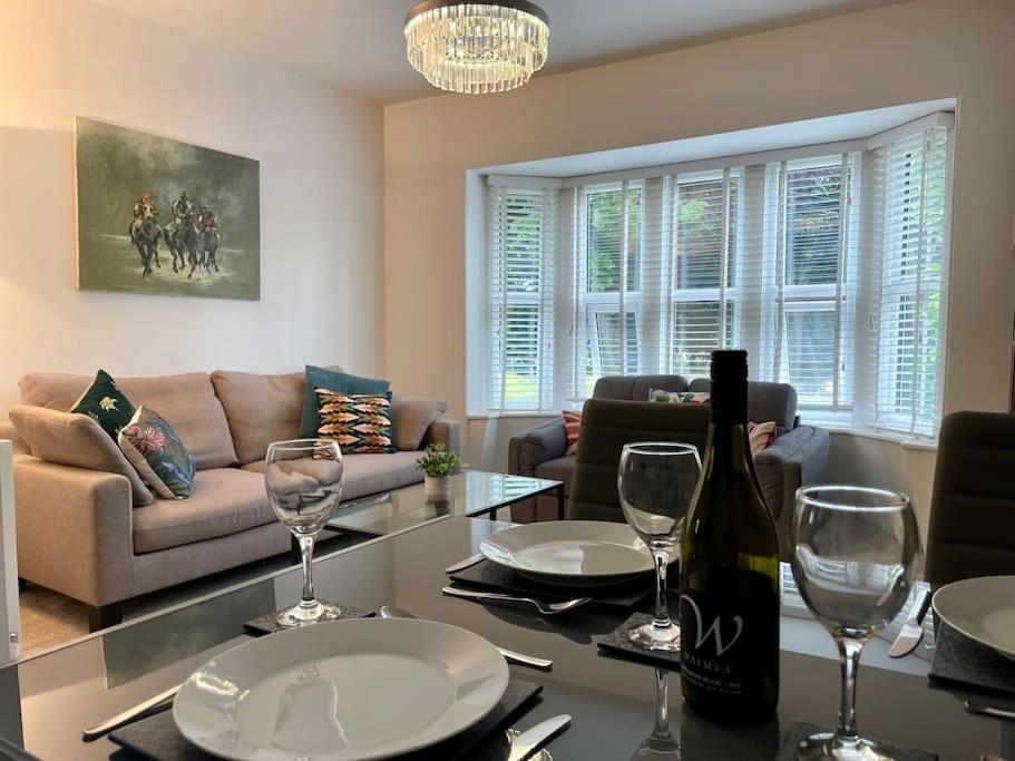 Modern 2 Bed Flat W Parking, Dog Friendly, Central Bournemouth Bagian luar foto